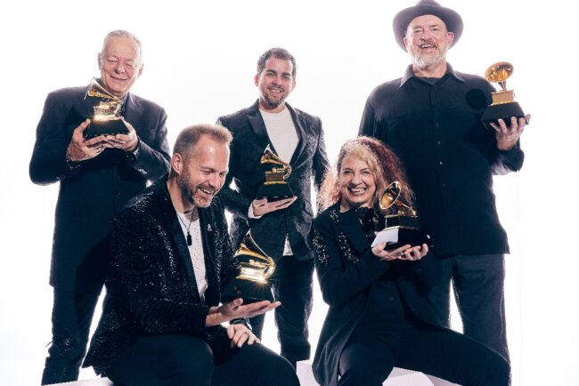 The String Revolution and Tommy Emmanuel Celebrate Grammy Win For Their “Folsom Prison Blues” Collaboration