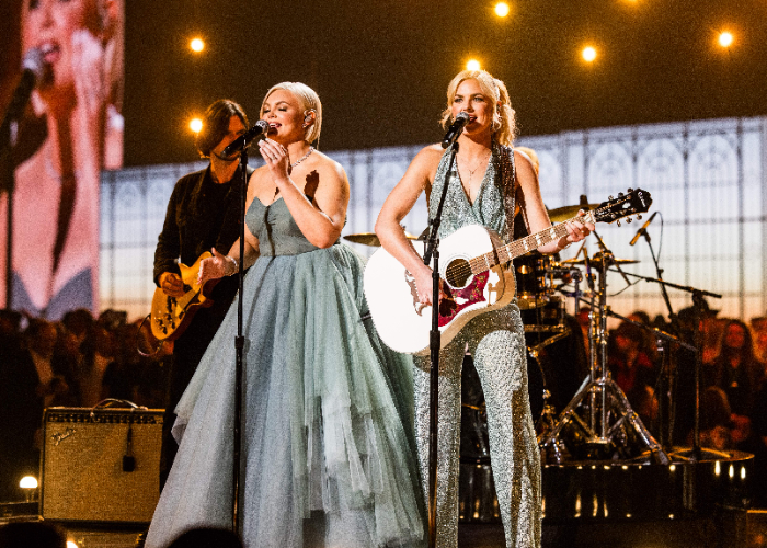 ACM New Duo of the Year Tigirlily Gold Makes Debut ACM Performance with “I Tried A Ring On”